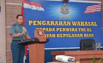Wakasal Beri Penghargaan Kepada Perwira TNI AL Se – Kepri
