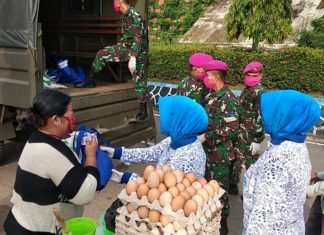 PEDULI DAMPAK COVID-19, YONMARHANLAN IV TPI BAGIKAN SEMBAKO KEPADA MASYARAKAT KURANG MAMPU