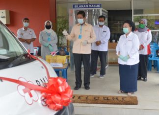 Isdianto Bantu PMI Batam Mobil Penyemprot Disinfektan