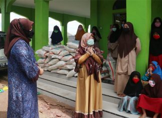 GOW Bagikan 50 Ton Beras ke Panti Asuhan dan Panti Jompo