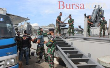Danlantamal IV Dukung Program Koarmada I Beri Bansos Kepada Masyarakat Terdampak Covid-19