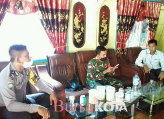 Lebaran, Babinsa Serka Edi Sucipto Komsos dan Silaturahmi ke Rumah Kades Kuala Meras