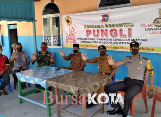 Babinsa Kopda Fian Gelar Sosialisasi Berantas Pungli Bersama Bhabinkamtibmas dan Camat Jemaja Barat di Desa Keramut
