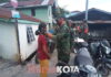 Bagikan Masker Gratis ke Warga, Para Babinsa Koramil 02/Tarempa Beri Himbauan Putus Mata Rantai Penyebaran Covid-19