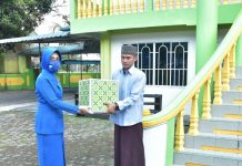 Korcab IV DJA I, Bagi-bagi Sembako Kepada Warakawuri, PHL dan Pengurus Masjid Dilingkungan Lantamal IV