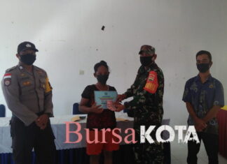 Babinsa Serda M Hadi Turut Menyerahkan BLT – DD ke Masyarakat Desa Air Sena