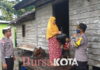 Polres Natuna Bagi Peket Sembako Untuk Warga Desa Kelarik Utara