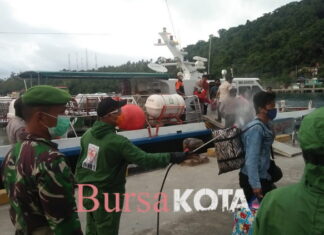 Plh Danramil 02/Tarempa Himbau Agar Penumpang KM VOC Karantina Mandiri