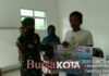 Kopda Pardenande Babinsa Koramil 02/ Tarempa Pantau Penyaluran BLT- DD di Desa Tarempa Timur