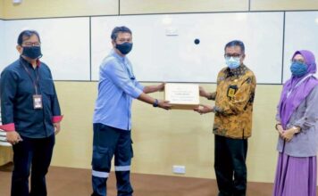 McDermott Serahkan 100 Alat Rapid Test