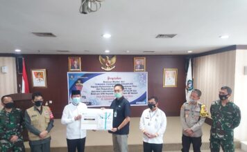 Danlanal Batam Hadiri Penyerahan Alat Kesehatan Bantuan Singapura ke Pemerintah RI