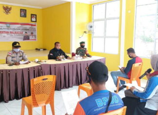 Babinsa Koramil 07/Palmatak Hadiri Rakor Penanggulangan Covid-19