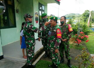 Antisipasi Covid -19, Plh Danramil 02/Tarempa Cek Suhu Tubuh Para Babinsa