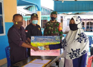 Babinsa Koramil 04/Letung Dampingi Penyaluran BLT – DD Tahap 3 di Desa Keramut
