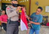 Lewat Besembang Becerite, Polsek Bunguran Timur Himbau Pasang Bendera Merah Putih dan Pentingnya Protokol Kesehatan di Masa Adaptasi Kebiasaan Baru