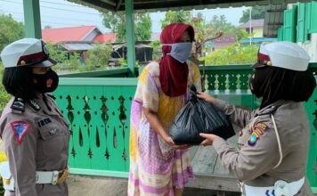 Peringati Hari Jadi Polwan ke-72, Polwan Bersama PNS Polres Lingga Bagikan Sembako