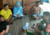 Wujud Keakraban, Babinsa Koramil 02/Tarempa Gelar Anjang Sana ke Rumah Warga Binaan
