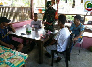 Babinsa Koramil 07/Palmatak Jalin Komsos dengan Warga Binaan Sosialisasikan Penerimaan Secaba PK TNI AD Tahun 2020