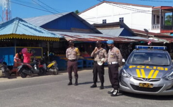 Polsek Dabo Singkep Berikan Imbauan Untuk Menghentikan Aktivitas Sejenak Memperingati HUT RI Ke-75 Tahun 2020