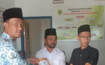 Sempena HUT RI Ke-75, Kades Lantik Karang Taruna Desa Pulau Bukit