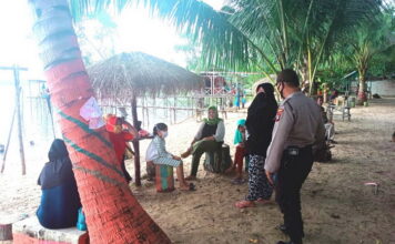 Polsek Singkep Barat Berikan Imbauan Kepada Pengunjung Objek Wisata di Wilayah Kecamatan Singkep Barat