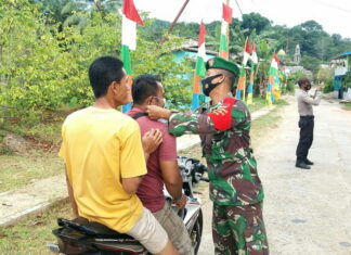 Babinsa Koramil 07/Palmatak Razia Masker dan Sosialisasi AKB