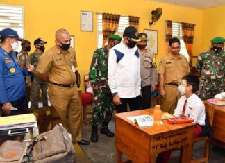 Bupati Natuna Pantau Hari Perdana Proses Belajar Tatap Muka