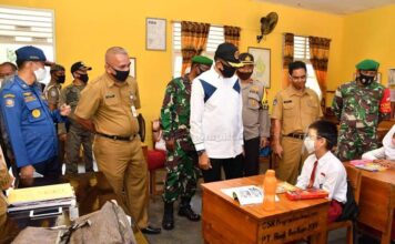 Bupati Natuna Pantau Hari Perdana Proses Belajar Tatap Muka