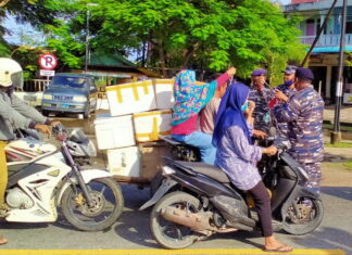 Sambut HUT TNI AL ke 75, Lanal Ranai Gelar Baksos Bagikan Masker