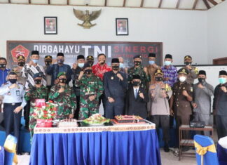HUT TNI ke-75, Kapolres Lingga Berikan Kejutan ke Danlanal Dabo Singkep