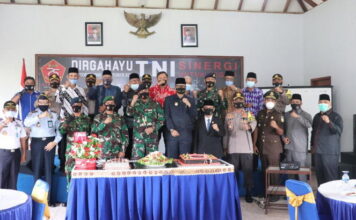 HUT TNI ke-75, Kapolres Lingga Berikan Kejutan ke Danlanal Dabo Singkep
