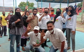 Antusias Warga Sambut Kedatangan Paslon Bupati dan Wakil Bupati Lingga Nomor Urut 3 di Dapil II Senayang