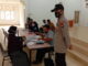Polsek Dabo Singkep Lakukan Pengamanan Pembagian Bantuan Tunai Sosial Kepada Warga