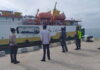 Koramil 08/Pulau Laut Bersama Tim Satgas Covid-19 Lakukan Pengawasan Turun Naik Penumpang KM Sanus 80