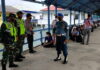 Personil Koramil 01/0315 Bintan Pantau Kedatangan 95 WNI M-KPO Asal Malaysia di Pelabuhan SBP Tanjungpinang