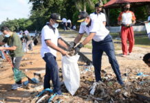 Lantamal IV Bersama Yayasan Bina Berkah Lestari Bersih-bersih Pantai