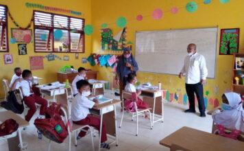 Ketua Komisi I DPRD Natuna Pantau Pelaksanaan Belajar Tatap Muka Perdana Tahun 2021