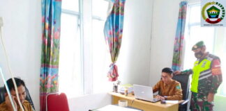 Babinsa Koramil 07/Palmatak Gelar Anjangsana di Kantor Desa Teluk Sunting – Siantan Tengah