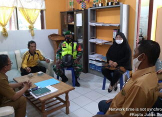 Babinsa Koramil 07/Palmatak Jalin Silaturahmi Dengan Perangkat Desa Binaan