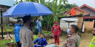 Banjir Susulan Datang, Kapolres Bintan Terjun Kelapangan Cek Keadaan Warga Korban Banjir
