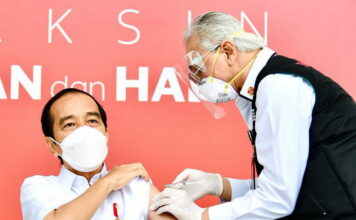 Presiden Jokowi Menerima Vaksin Covid-19 Perdana