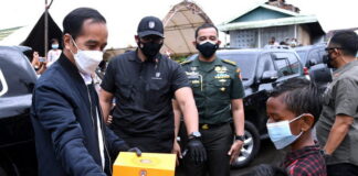 Presiden Jokowi Tinjau Sarana Terdampak Banjir di Kabupaten Banjar – Kalsel