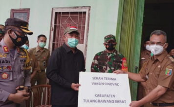 Terima 2.120 Vaksin Covid-19 Bupati Umar Ahmad Juga Ikut di Vaksinasi