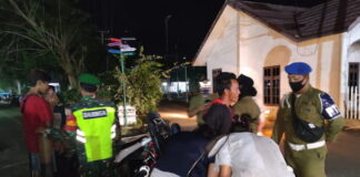 Anggota Koramil 02/Tarempa Ikut Operasi Yustisi Penegakan Disiplin Prokes