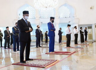 Presiden Jokowi dan PM Muhyiddin Yassin Tunaikan Salat Jumat di Masjid Baiturrahim