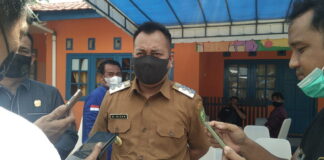 Vaksinasi Dosis Kedua di Lingga, Nizar Menjadi Orang Pertama