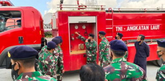 Prajurit Lanal Ranai Gelar Simulasi Pemadam Kebakaran