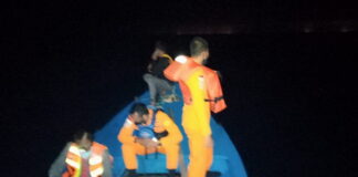 KPP Natuna Lakukan Penyelamatan Terhadap Nelayan Mati Mesin Kapal di Pulau Laut