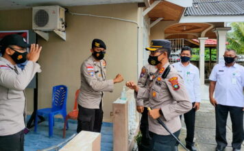 Kapolres Natuna Tinjau Posko PPKM Berbasis Mikro Covid-19 di Kelurahan Batu Hitam