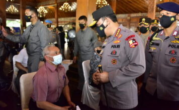 Curhat Warga ke Kapolri Setelah Divaksin, Kami Senang dan Atusias Setelah Menunggu Setahun